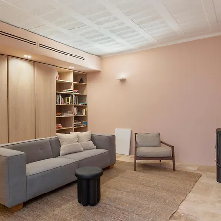 Medieval Knights House 1st Fl App With Sea View At The Marina *