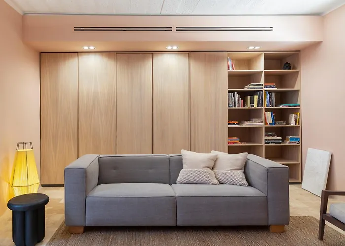 Medieval Knights House 1st Fl App With Sea View At The Marina *