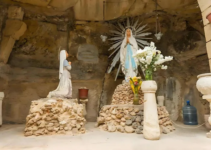 Medieval Knights House 1st Fl App With Sea View At The Marina