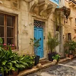 Historic Deluxe First Floor With Sea View At The Marina Senglea