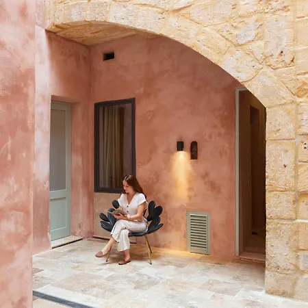 Deluxe Room With Balcony And Seaview At The Marina With Shared Bathroom Alloggio in famiglia *