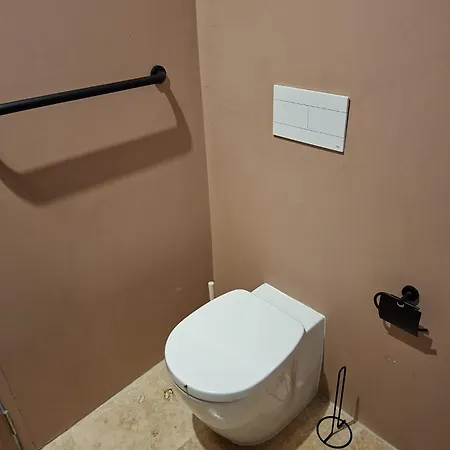 Deluxe Room With Balcony And Seaview At The Marina With Shared Bathroom Senglea