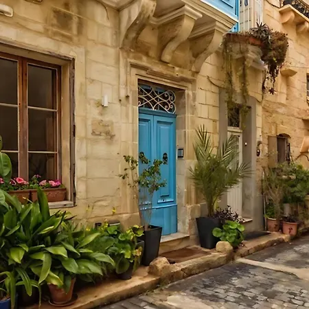 Deluxe Room With Balcony And Seaview At The Marina With Shared Bathroom Senglea