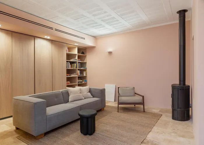 Medieval Knights House 1st Fl App With Sea View At The Marina *