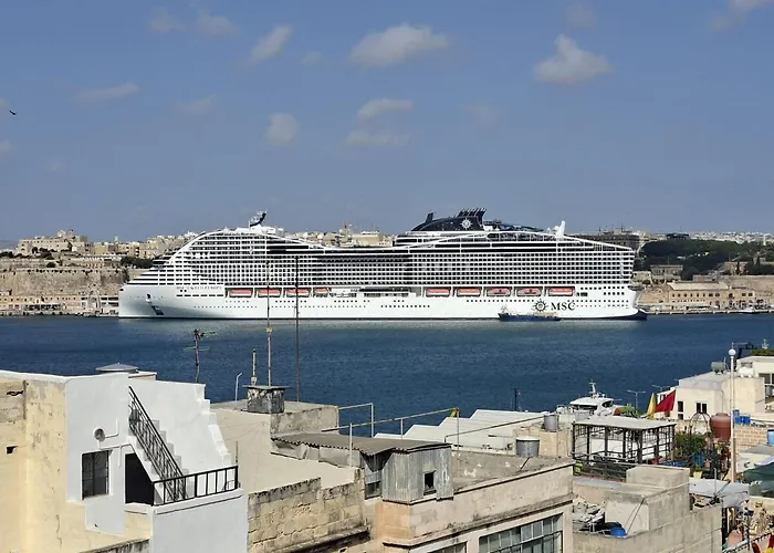 Medieval Knights House 1st Fl App With Sea View At The Marina Homestay