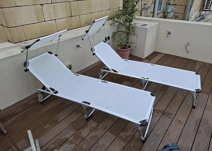 Homestay Medieval Knights House 1st Fl App With Sea View At The Marina *