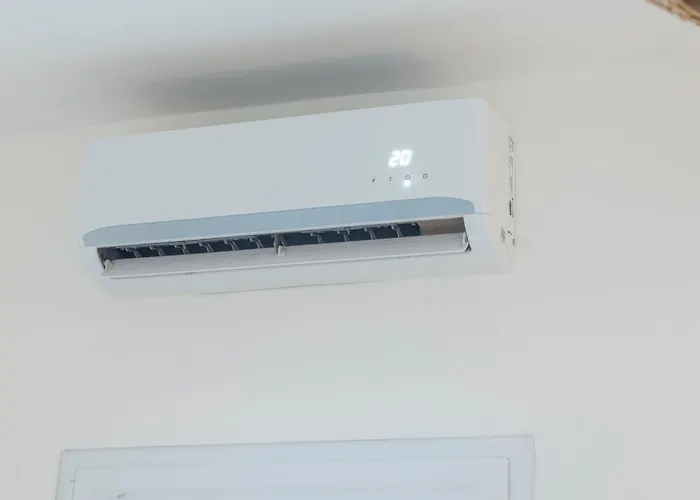 Medieval Knights House 1st Fl App With Sea View At The Marina *